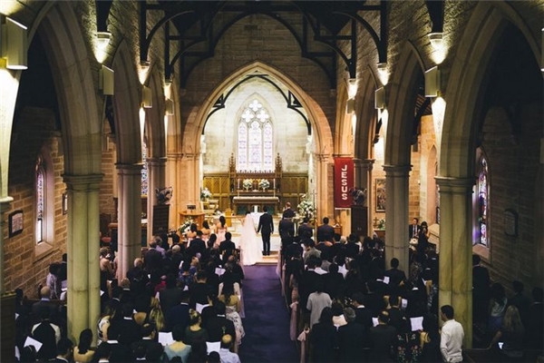 Đám cưới diễn ra tại Sydney với sự chứng kiến của rất đông bạn bè, người thân của Tim và Candice.