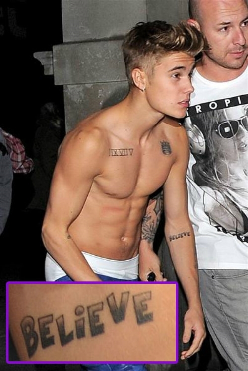 Justin Bieber thoát y khoe ngực trần và hai hình xăm khủng mới tậu