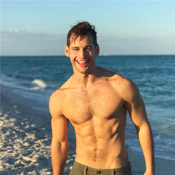 Max Emerson là một người mẫu và vlogger khá nổi tiếng. (Ảnh: Instagram)