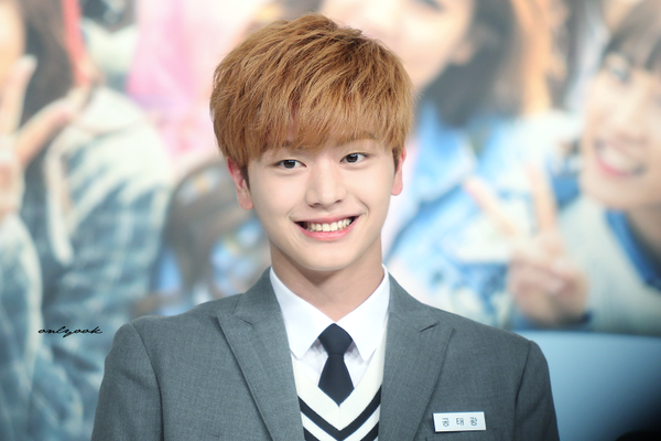 School 2015 và The Village được xem là hai dự án phim đình đám đã giúp Yook Sung Jae lọt vào mắt xanh của các biên kịch, trong đó có “biên kịch vàng” Kim Eun Sook và giúp anh góp mặt trong bộ phim “làm mưa làm gió” Goblin (Yêu tinh). School 2015 và The Village được xem là hai dự án phim đình đám đã giúp Yook Sung Jae lọt vào mắt xanh của các biên kịch, trong đó có “biên kịch vàng” Kim Eun Sook và giúp anh góp mặt trong bộ phim “làm mưa làm gió” Goblin (Yêu tinh).