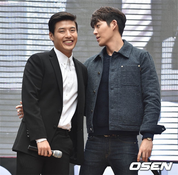 Mong rằng với những lời nguyện cầu chân thành từ Kang Ha Neul và người hâm mộ, Kim Woo Bin sẽ sớm khỏe mạnh và trở lại cùng hình ảnh tươi sáng hơn nữa Mong rằng với những lời nguyện cầu chân thành từ Kang Ha Neul và người hâm mộ, Kim Woo Bin sẽ sớm khỏe mạnh và trở lại cùng hình ảnh tươi sáng hơn nữa
