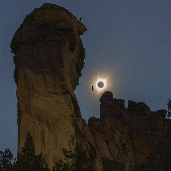 Một bức ảnh đắt giá khi con người mạo hiểm sự sống để có thể sáng ngang với Mặt trăng, Mặt trời.