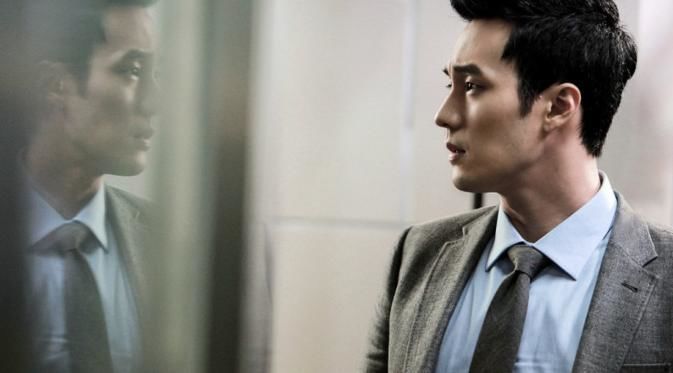 Gia nhập làng giải trí 20 năm, So Ji Sub ngoài những vai diễn để đời, nam tài tử còn ghi dấu ấn trong lòng khán giả bằng hình ảnh lịch lãm, nghiêm túc, tác phong cư xử chuẩn mực của một quý ông. 