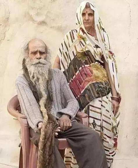  
Ông Kailash và vợ