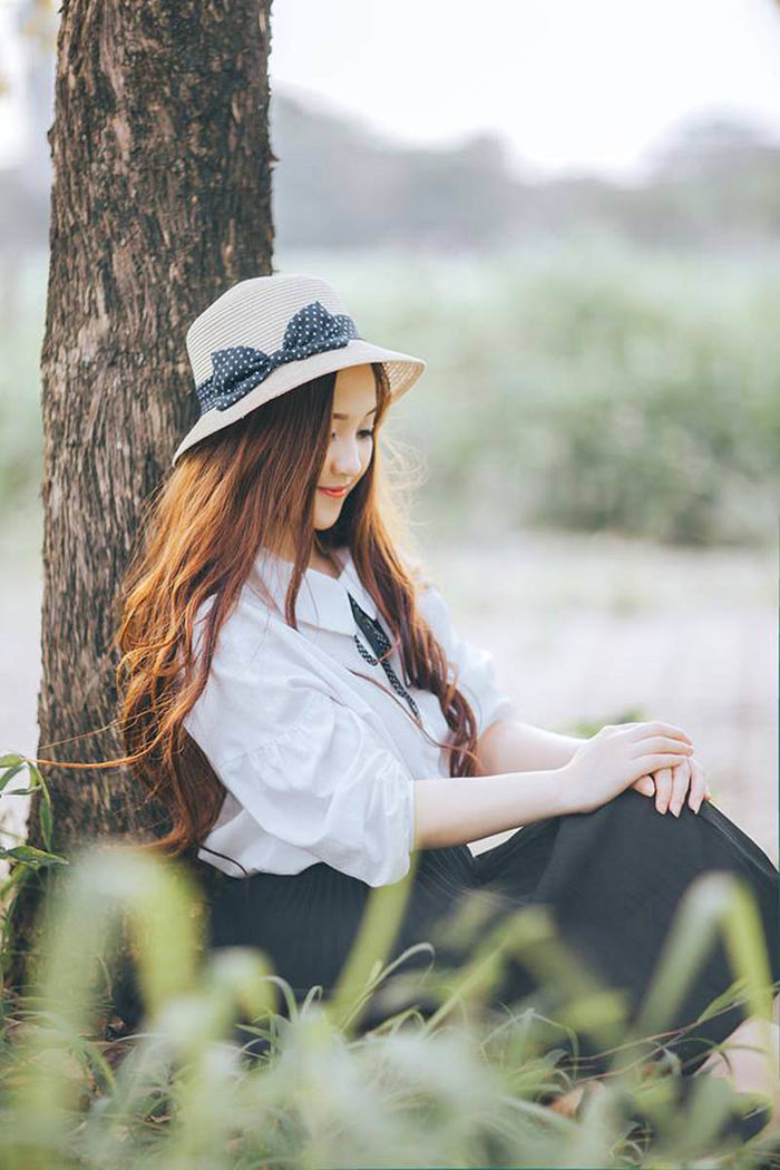 Dù đôi lúc cảm thấy chỉ có một mình, nhưng em vẫn luôn nở nụ cười nhẹ bẫng...
Dù đôi lúc cảm thấy chỉ có một mình, nhưng em vẫn luôn nở nụ cười nhẹ bẫng...