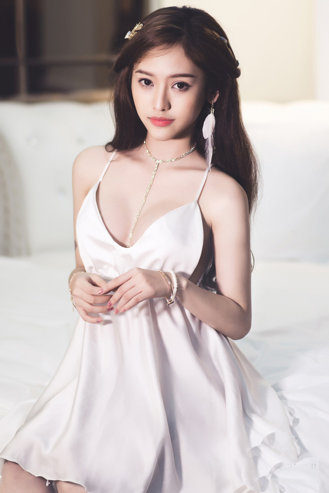 hot girl mac vay mong goi cam