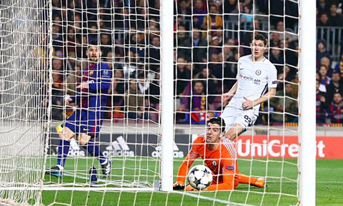 
Messi mở tỷ số trận đấu từ một góc sút rất hẹp.