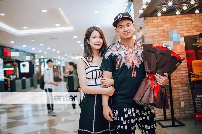 
Chỉ còn khoảng 8 ngày nữa là cả hai chính thức là vợ chồng của nhau. Ngay cả việc họ kết hôn cũng chỉ vừa được tiết lộ với truyền thông vào gần đây. - Tin sao Viet - Tin tuc sao Viet - Scandal sao Viet - Tin tuc cua Sao - Tin cua Sao