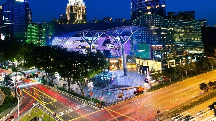 Đường Orchard là một trong những khu mua sắm sầm uất nhất ở "đảo quốc sư tử" Singapore (Ảnh: Internet)
