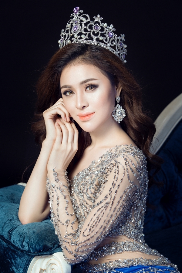 Lá» diá»n trang phá»¥c dáº¡ há»i cá»§a ThÆ° Dung trÆ°á»c thá»m chung káº¿t Miss Eco International 2018