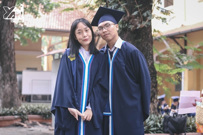 
Năm nay nhà Minh Khai đã có áo tốt nghiệp riêng rồi nhé!