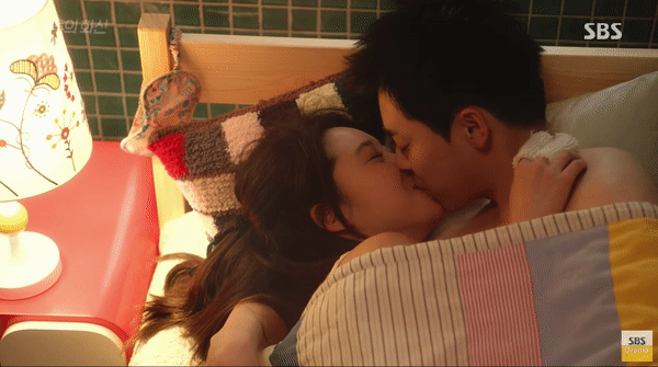 6 bậc thầy hôn hít trên màn ảnh Hàn: Thách ai vượt mặt Park Seo Joon về độ nóng bỏng đấy! - Ảnh 18.