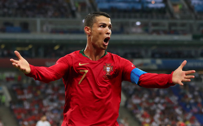 Bồ Đào Nha hòa Tây Ban Nha kịch tính: Cả thế giới gọi tên Ronaldo