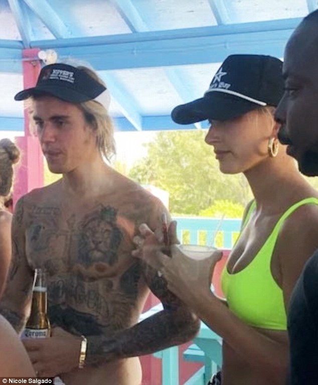 Selena Gomez, Hari Won: yêu hết mình và đều nhận cái kết buồn