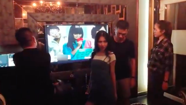 Hoà Minzy quẩy cực sung trong phòng karaoke với hit đình đám của nhóm H.A.T, bất chấp không cần giữ hình tượng