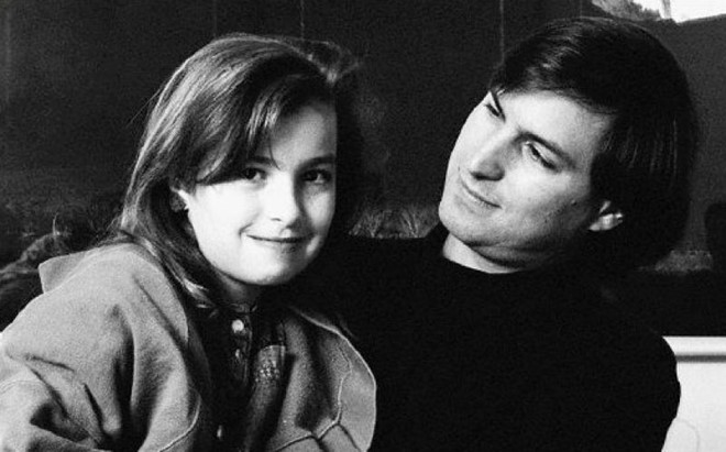 
Ảnh chụp chung của Steve Jobs cùng cô con gái Lisa Brennan-Jobs​
