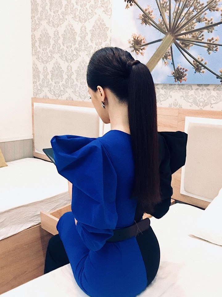 Hoa hậu Hương Giang lột xác với kiểu tóc mới ấn tượng khiến fan khó lòng nhận ra vì quá khác lạ