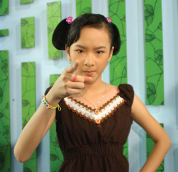 
Sở hữu nét xinh xắn, đáng yêu, trong sáng, Angela Phương Trinh dành được nhiều tình cảm yêu quý của khán giả.
