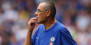 Chelsea phá lệ Ngoại hạng Anh vì thói quen hút thuốc của thuyền trưởng Maurizio Sarri? Chelsea phá lệ Ngoại hạng Anh vì thói quen hút thuốc của thuyền trưởng Maurizio Sarri?
