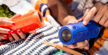 Mẹo Mua Sắm: Mẹo nhỏ chọn mua loa bluetooth cho chuyến du lịch cùng bạn bè Mẹo Mua Sắm: Mẹo nhỏ chọn mua loa bluetooth cho chuyến du lịch cùng bạn bè