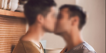 Yêu nhau 3 tháng, cô gái bị "cướp" người yêu bởi... thằng bạn thân vì lí do đầy “cay đắng” Yêu nhau 3 tháng, cô gái bị "cướp" người yêu bởi... thằng bạn thân vì lí do đầy “cay đắng”