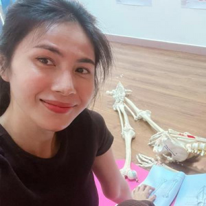Sao Việt nổi đình đám vẫn trở về con đường học vấn: Thủy Tiên chơi lớn