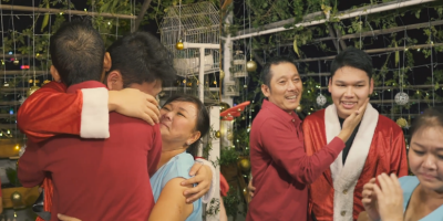 Em trai ca sĩ Phương Vy Idol tặng món quà Giáng Sinh bất ngờ khiến người bố bật khóc “tu tu”