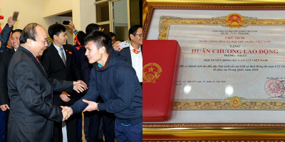 Thủ tướng đón U23 Việt Nam: Chưa bao giờ đợi lâu mà vui thế