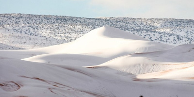 Đây là lần thứ ba trong vòng 37 năm, sa mạc Sahara bị lớp tuyết dày gần 40cm bao phủ trắng xóa