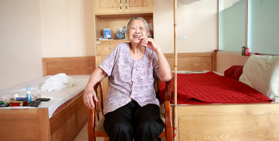 Người phụ nữ bỏ chồng ở tuổi 84 vì chồng không chịu rửa bát: Cả một đời phải chịu đắng cay