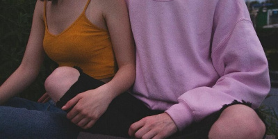 Cô gái khổ vì bạn trai có biệt tài “khép nách thì sóng yên biển lặng, mở nách ra chỉ muốn chia tay”