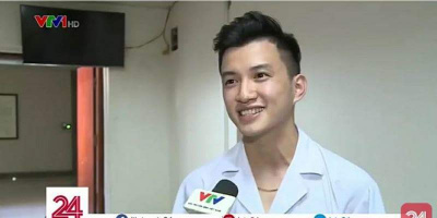 Anh chàng điều dưỡng khiến chị em nháo nhào tìm kiếm vì quá điển trai
