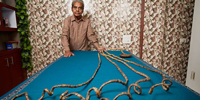 Cuối cùng, người đàn ông có móng tay dài nhất thế giới cũng chịu cắt móng tay
