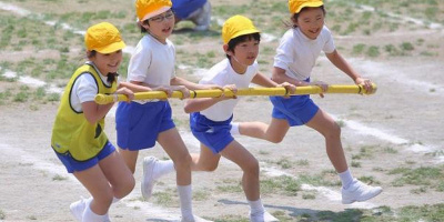 Nhật Bản: Phụ huynh "rần rần" vì nhà trường không cho học sinh... mặc đồ lót khi chơi thể thao