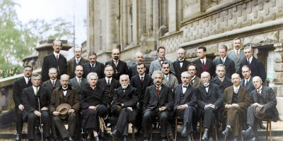 Đây chính là bức ảnh "nhiều não" nhất lịch sử, bạn có kể được hết tên của các thiên tài này không?