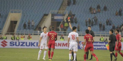 Học trò "chơi xấu", HLV Indonesia vẫn cố chấp bảo vệ: "Cậu ấy là cầu thủ tốt, lỗi tại U23 Việt Nam"