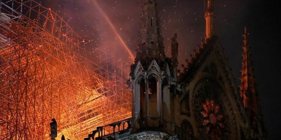 "Thủ phạm" khiến nhà thờ Đức Bà Paris tang hoang trong biển lửa