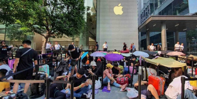 Hàng nghìn người "ăn trực nằm chờ", xếp hàng để mua iPhone 11