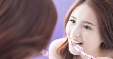 Đánh răng trước hay sau bữa ăn sáng tốt cho răng miệng hơn?
