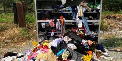 Tủ quần áo miễn phí giữa Sài Gòn bị lục tung như "bãi rác"