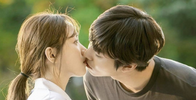 Mỹ nam Hàn trước khi đóng cảnh hôn: Người uống nước, kẻ ăn kẹo cao su