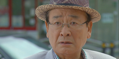 "Ông nội quốc dân" Lee Soon Jae vướng nghi án bóc lột quản lý