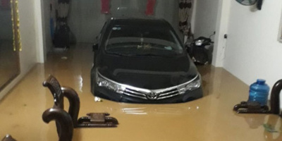 Nhà dân ngập sâu, đầy bùn đất sau cơn mưa lớn ở Lào Cai