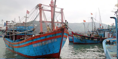 Bình Định: 2 tàu cá chở 26 ngư dân mất tích khi tìm chỗ trú bão số 9