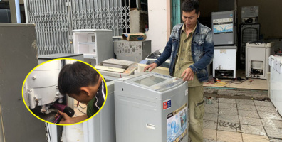 Chàng trai tình nguyện giúp người dân sửa đồ điện miễn phí sau lũ