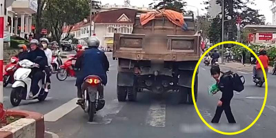 Được ô tô nhường đường, nữ sinh Đà Lạt lập tức cúi đầu cảm ơn tài xế