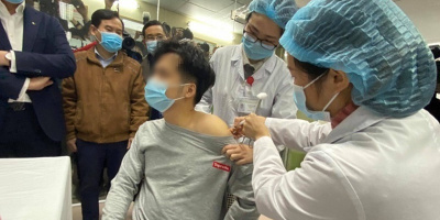 Cập nhật sức khỏe 3 tình nguyện viên tiêm vaccine Covid-19 ở Việt Nam
