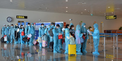Đề nghị tạm dừng các chuyến bay thương mại từ nước ngoài về Việt Nam