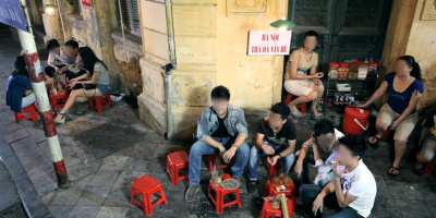 Lợi nhuận siêu "khủng" từ công việc bán nước vỉa hè tại Hà Nội