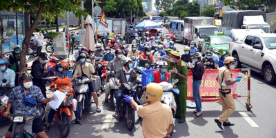 Nỗi lòng người rời Sài Gòn về quê tránh dịch: Mong tháng 10 đi làm